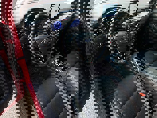 Certified 2022 Ford Escape Titanium w/ Class II Trailer Tow Package image 13