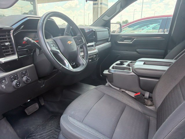 Used 2023 Chevrolet Silverado 1500 LT w/ Z71 Off-Road Package AWD/4WD image 6
