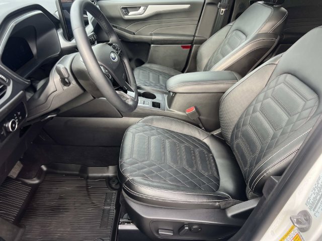 Certified 2023 Ford Escape Platinum w/ Premium Technology Package AWD/4WD image 21