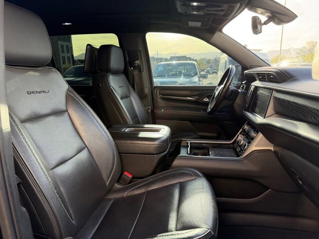 Used 2021 GMC Yukon XL Denali w/ Denali Ultimate Package AWD/4WD image 20
