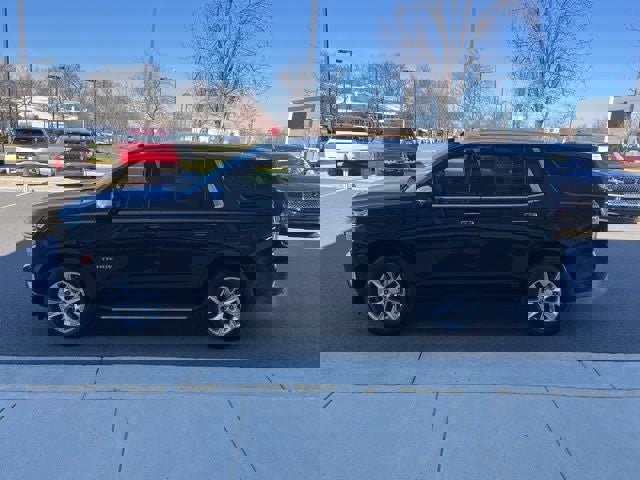Used 2023 Chevrolet Tahoe Premier image 2