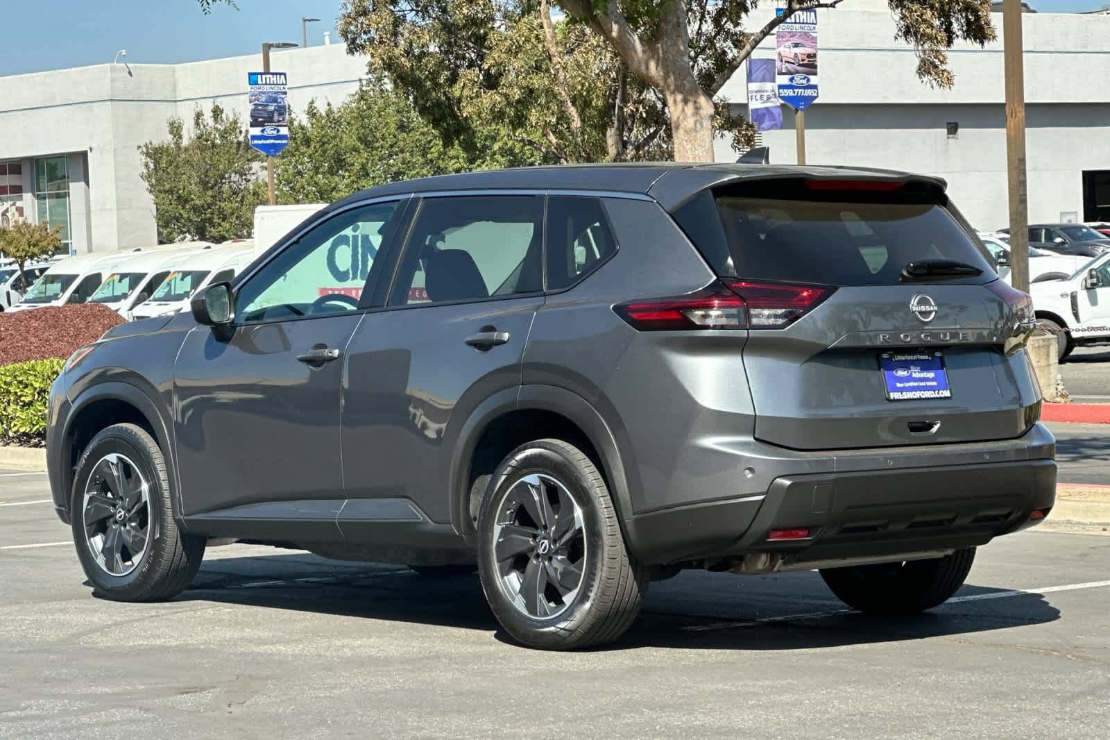 Used 2025 Nissan Rogue SV FWD image 7