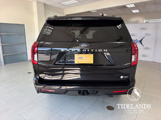 Certified 2025 Ford Expedition Active RWD image 7