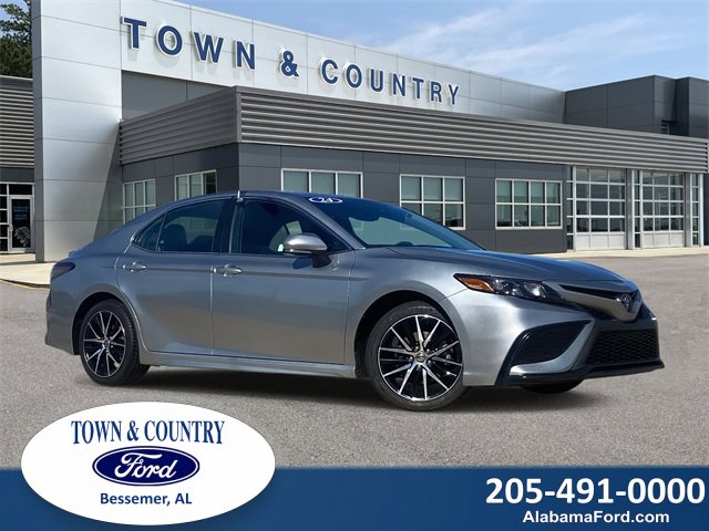 Used 2024 Toyota Camry SE image 1