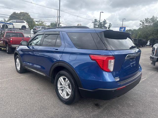 Certified 2022 Ford Explorer XLT image 3