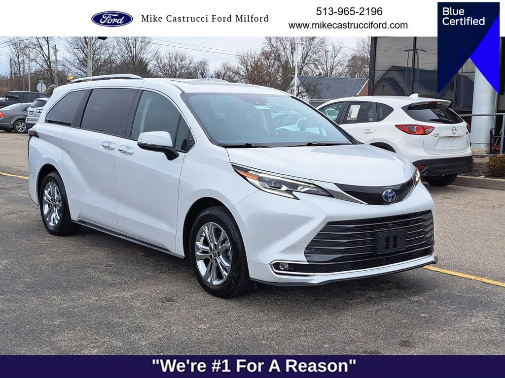 Used 2024 Toyota Sienna Platinum image 1