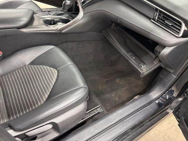 Used 2022 Toyota Camry SE image 17