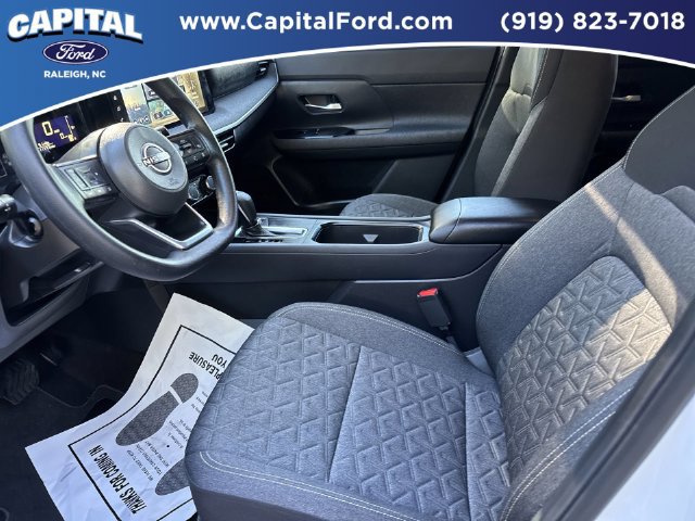 Used 2025 Nissan Kicks SV FWD image 19