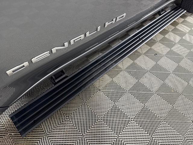 Used 2025 GMC Sierra 2500 Denali Ultimate image 16