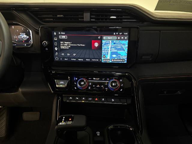 Used 2025 GMC Sierra 1500 AT4 w/ AT4 Premium Package AWD/4WD image 19