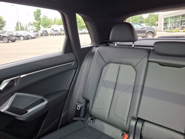 Used 2025 Audi Q3 2.0T Premium AWD/4WD image 4