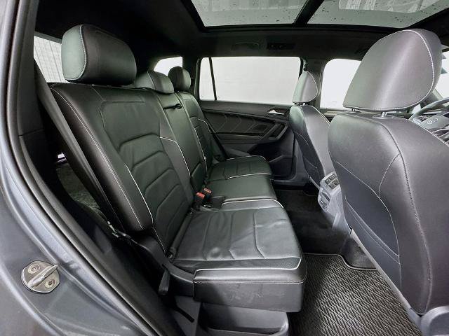 Used 2022 Volkswagen Tiguan SEL R-Line AWD/4WD image 29