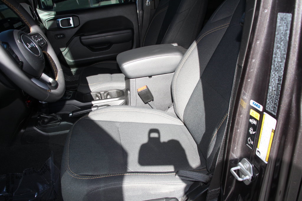 Used 2024 Jeep Wrangler Unlimited Sport AWD/4WD image 22