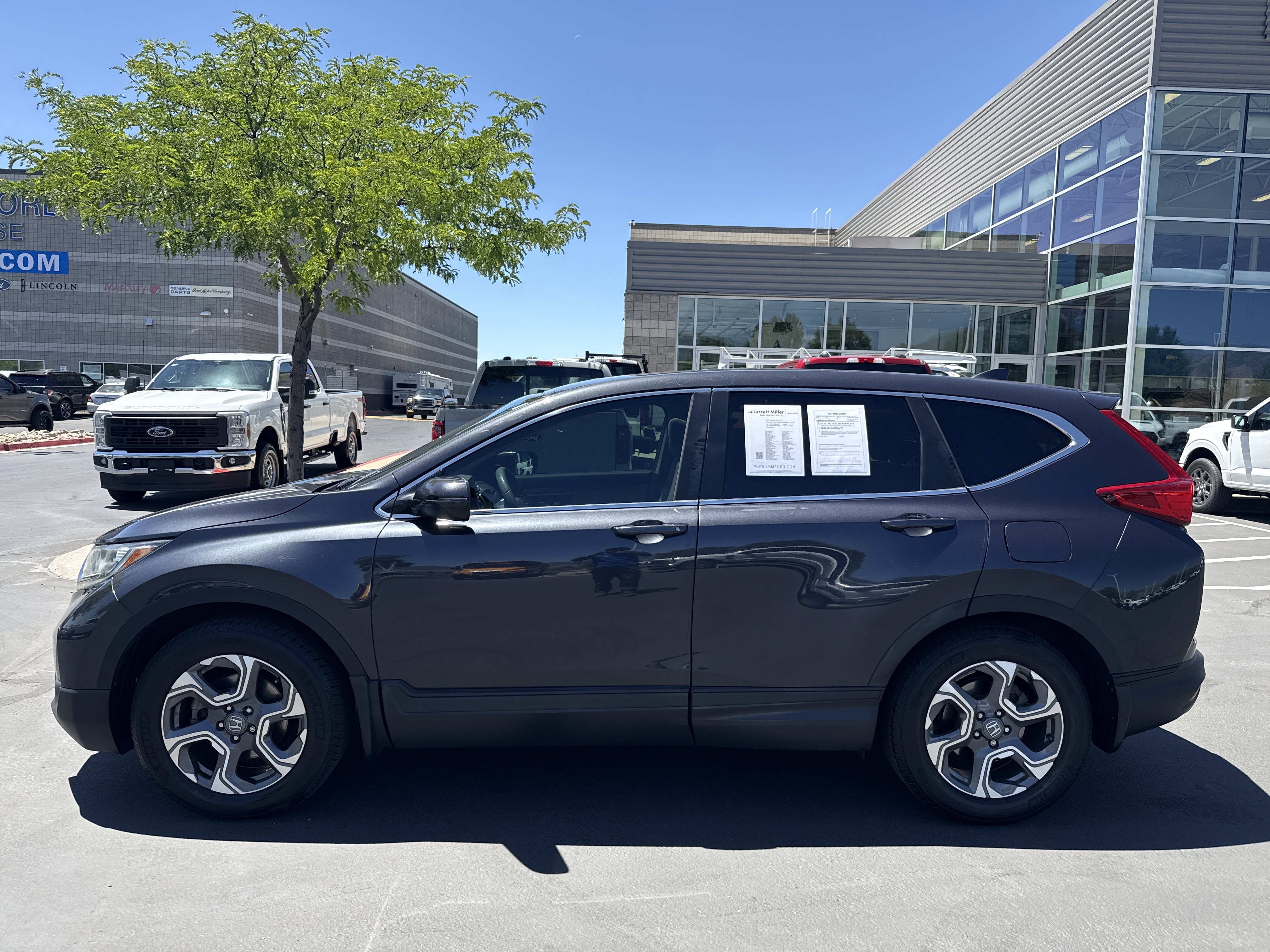 Used 2017 Honda CR-V EX image 2
