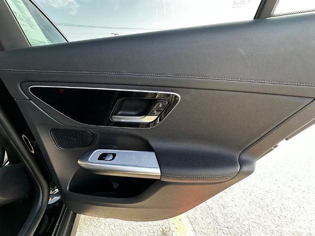Used 2024 Mercedes-Benz GLC 300 image 21