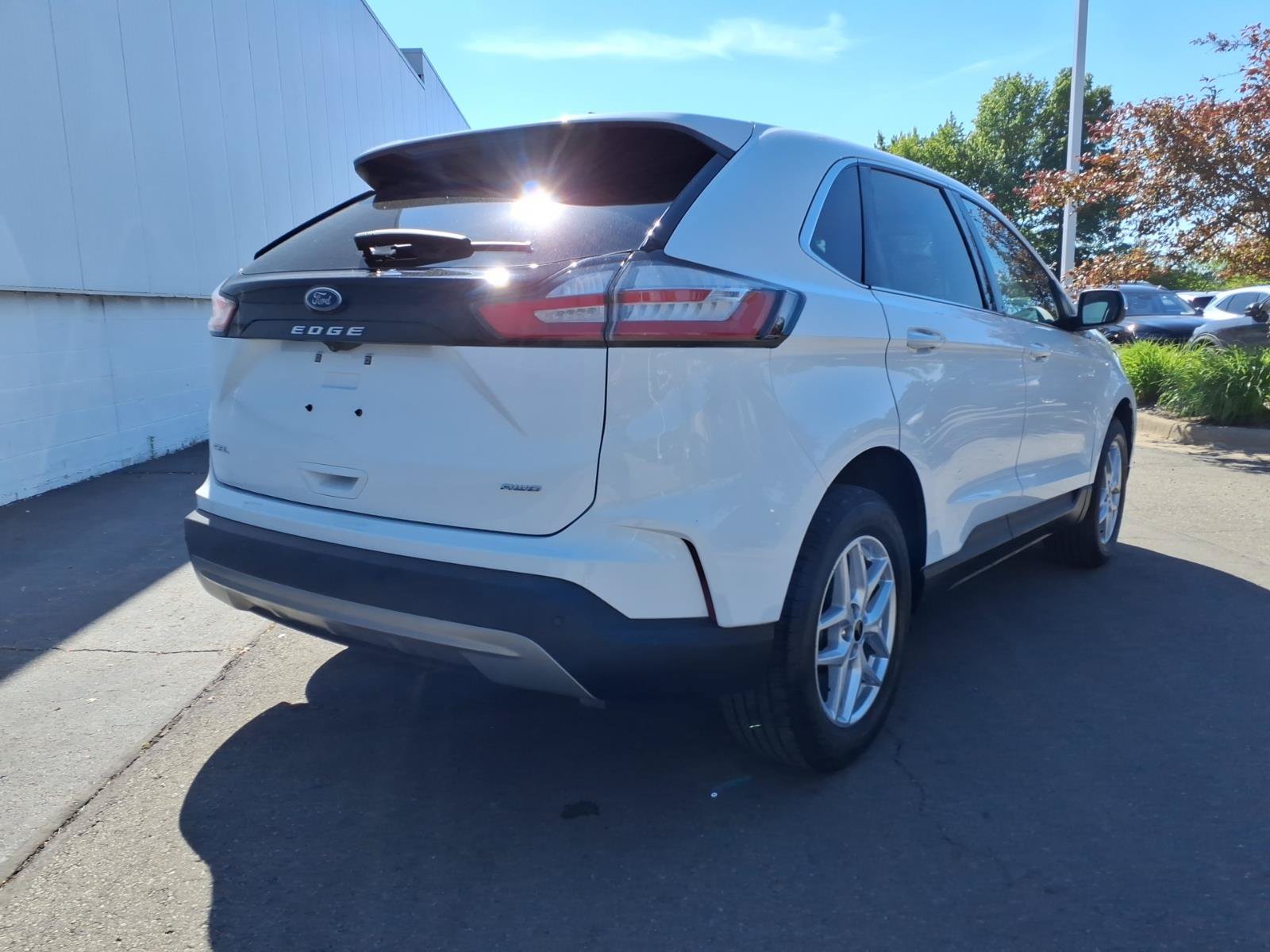 Certified 2023 Ford Edge SEL AWD/4WD image 9