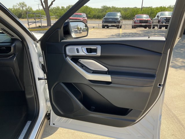 Certified 2023 Ford Explorer Limited w/ Limited Technology Package RWD image 22