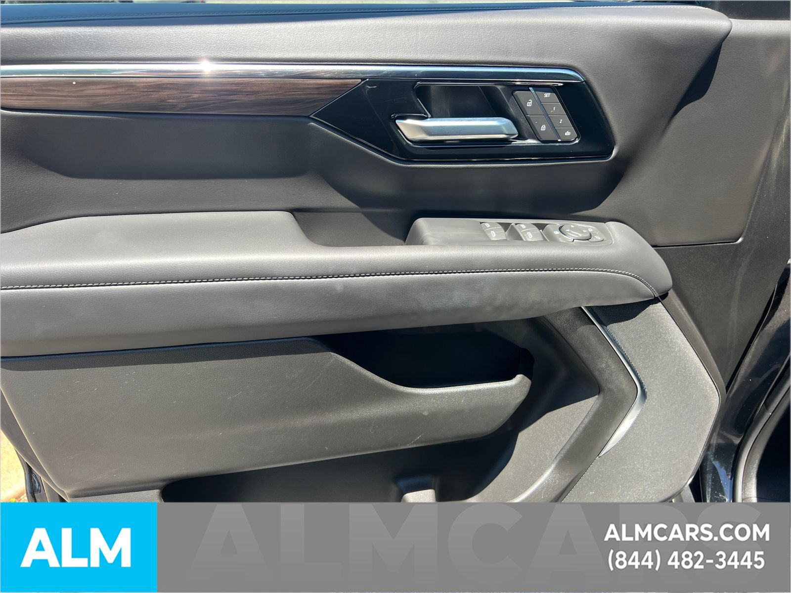 Used 2025 Chevrolet Tahoe LT AWD/4WD image 12