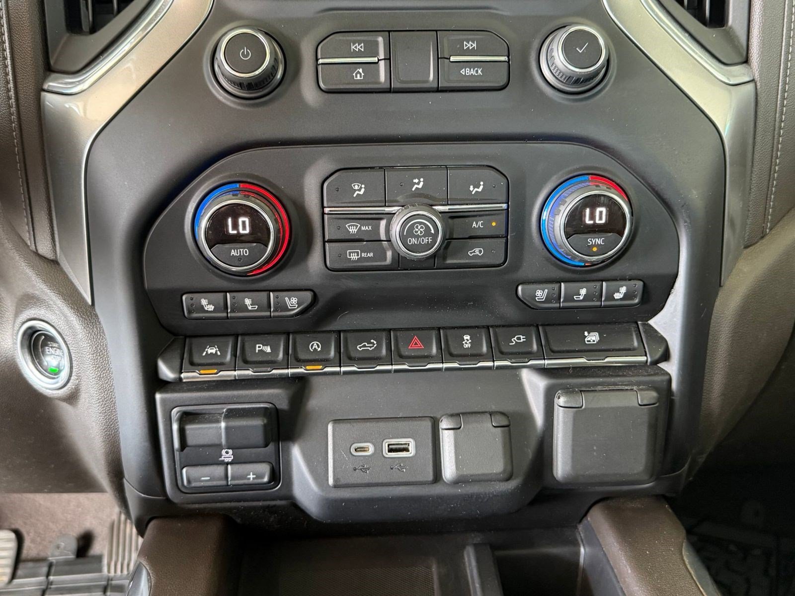 Used 2020 Chevrolet Silverado 1500 LTZ w/ LTZ Plus Package AWD/4WD image 20