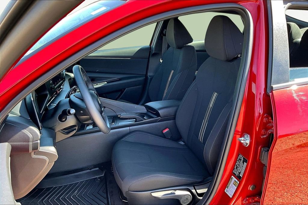 Used 2025 Hyundai Elantra Sport image 25