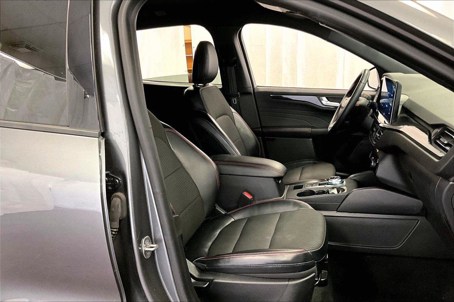 Certified 2023 Ford Escape ST-Line w/ Tech Pack #1 image 7