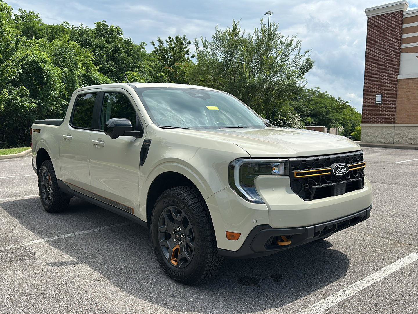 Certified 2025 Ford Maverick Tremor AWD/4WD image 7
