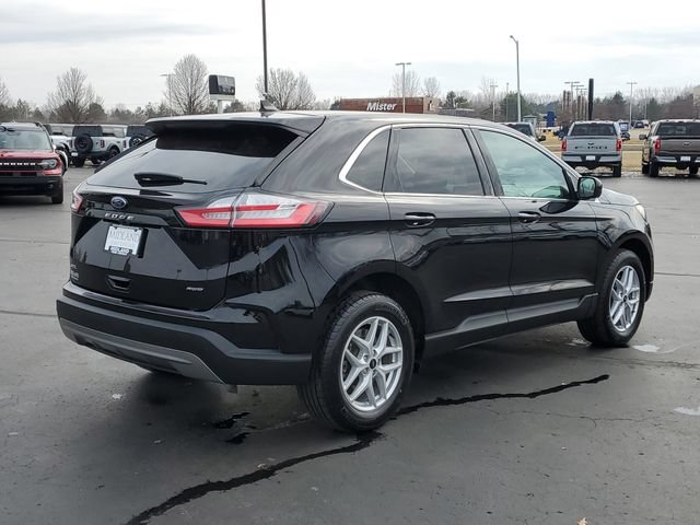 Certified 2024 Ford Edge SEL w/ Convenience Package AWD/4WD image 3