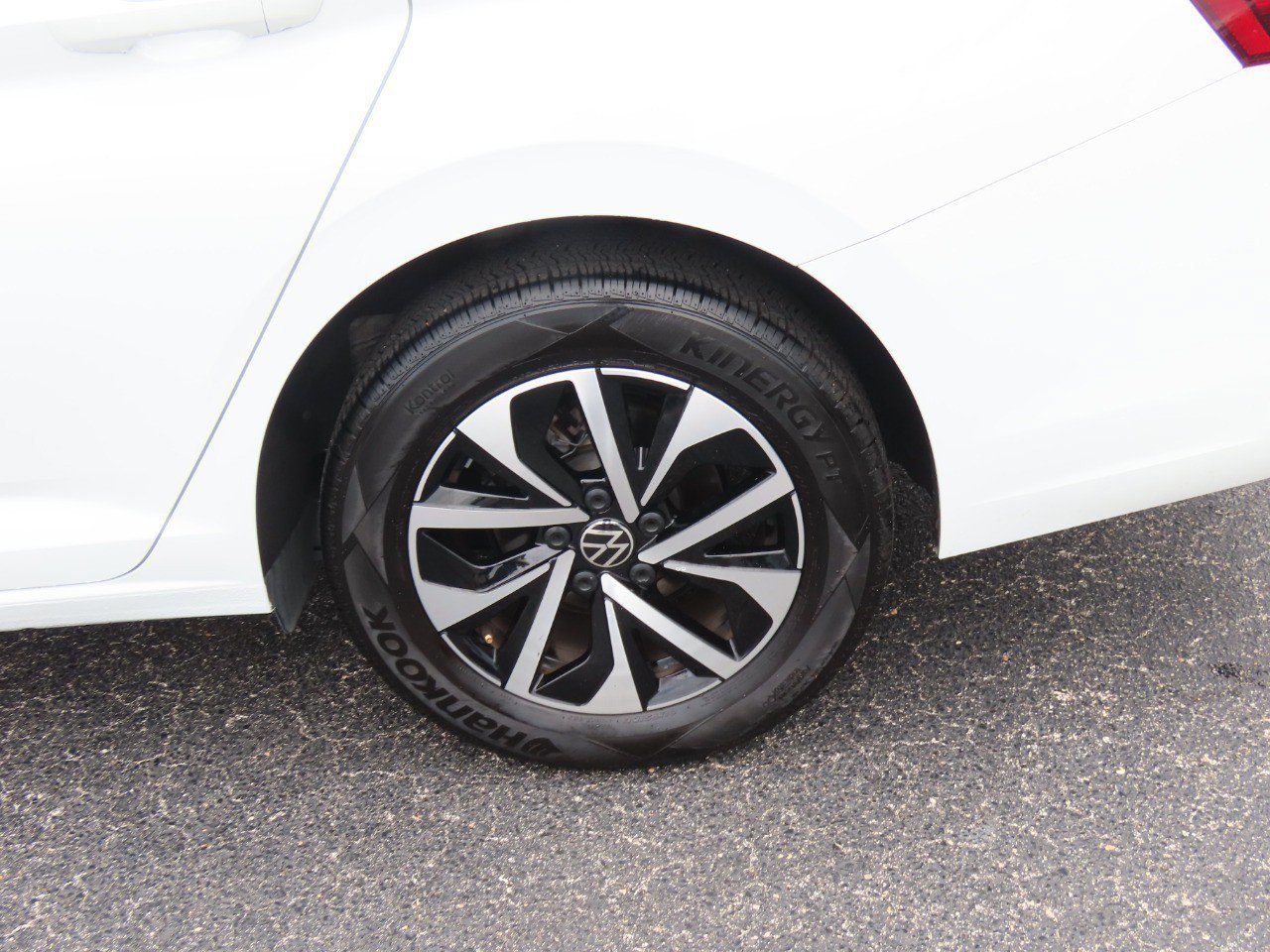 Used 2024 Volkswagen Jetta S image 17