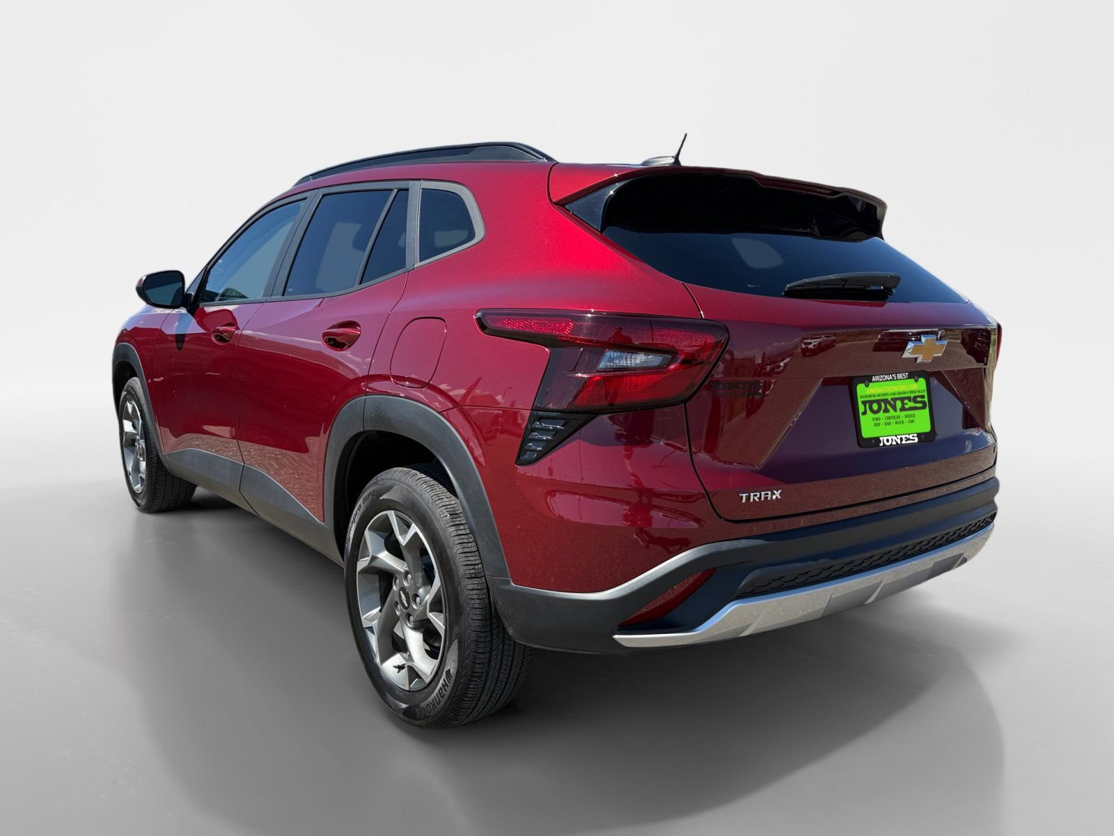 Used 2025 Chevrolet Trax LT w/ LT Convenience Package FWD image 4