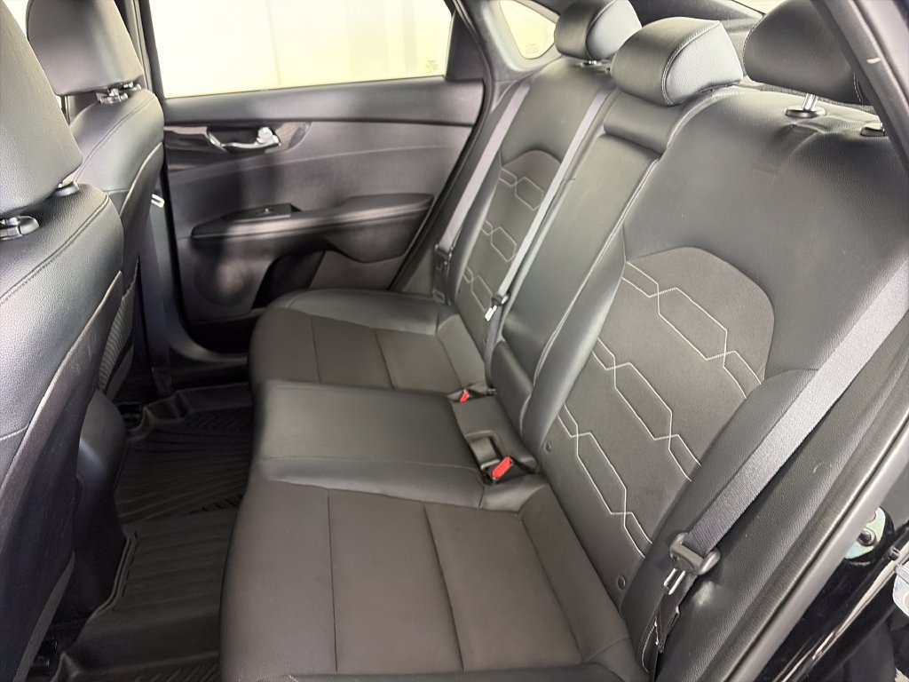 Used 2022 Kia Forte GT-Line w/ GT-Line Premium Package FWD image 13