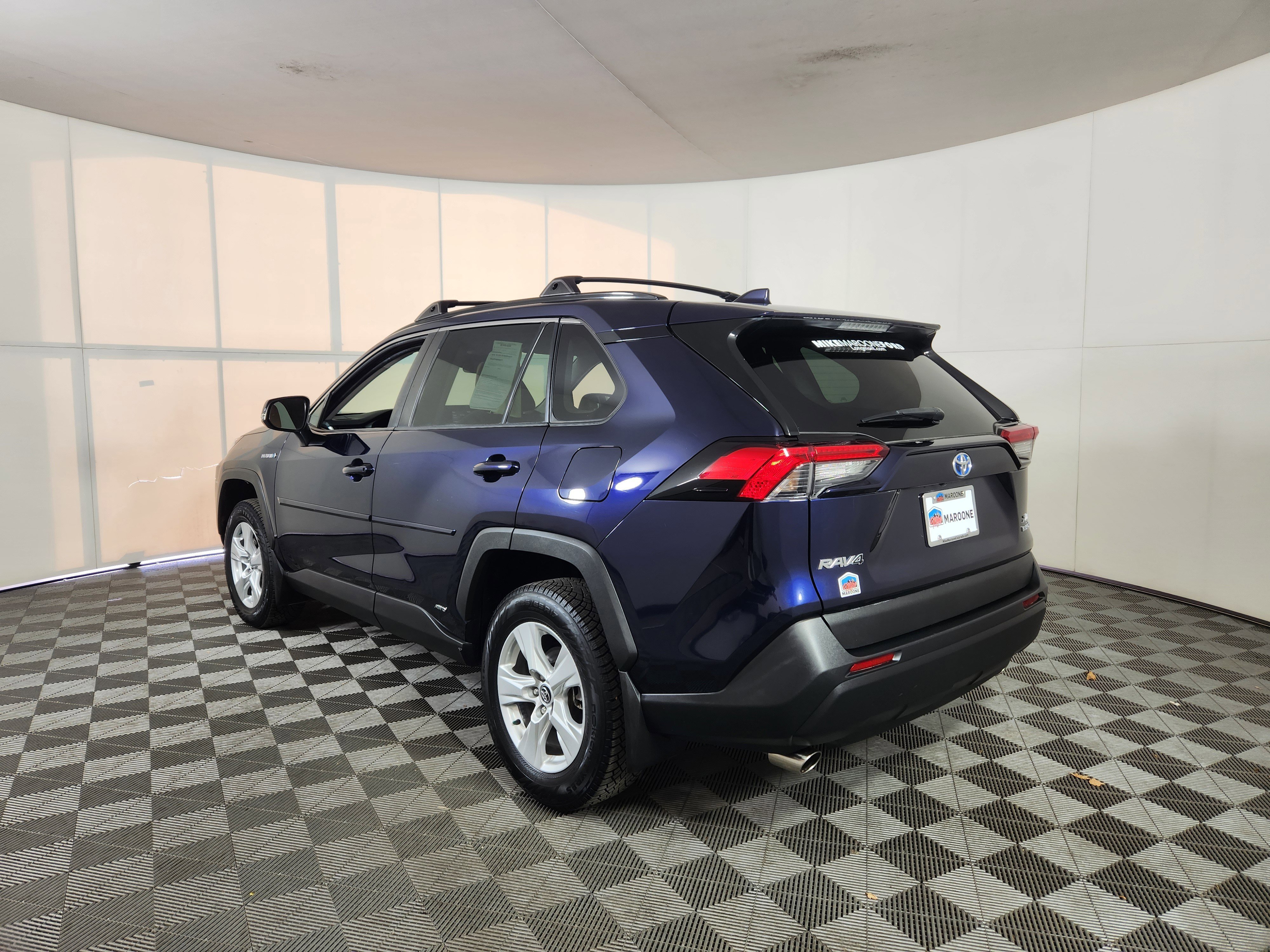 Used 2020 Toyota RAV4 XLE image 3