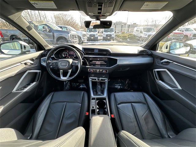 Used 2024 Audi Q3 2.0T Premium image 3