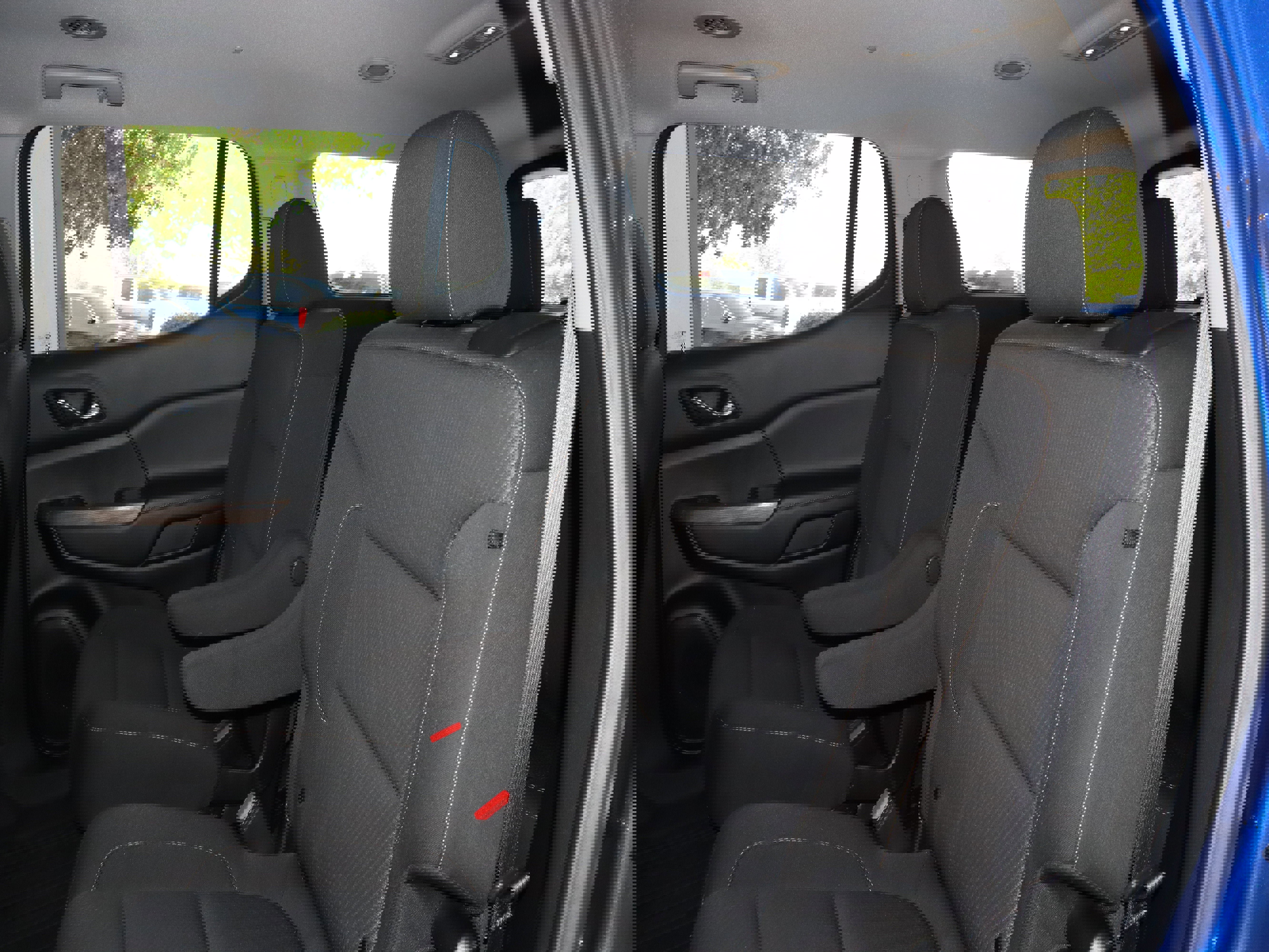 Used 2023 GMC Acadia SLE w/ Driver Convenience Package image 37