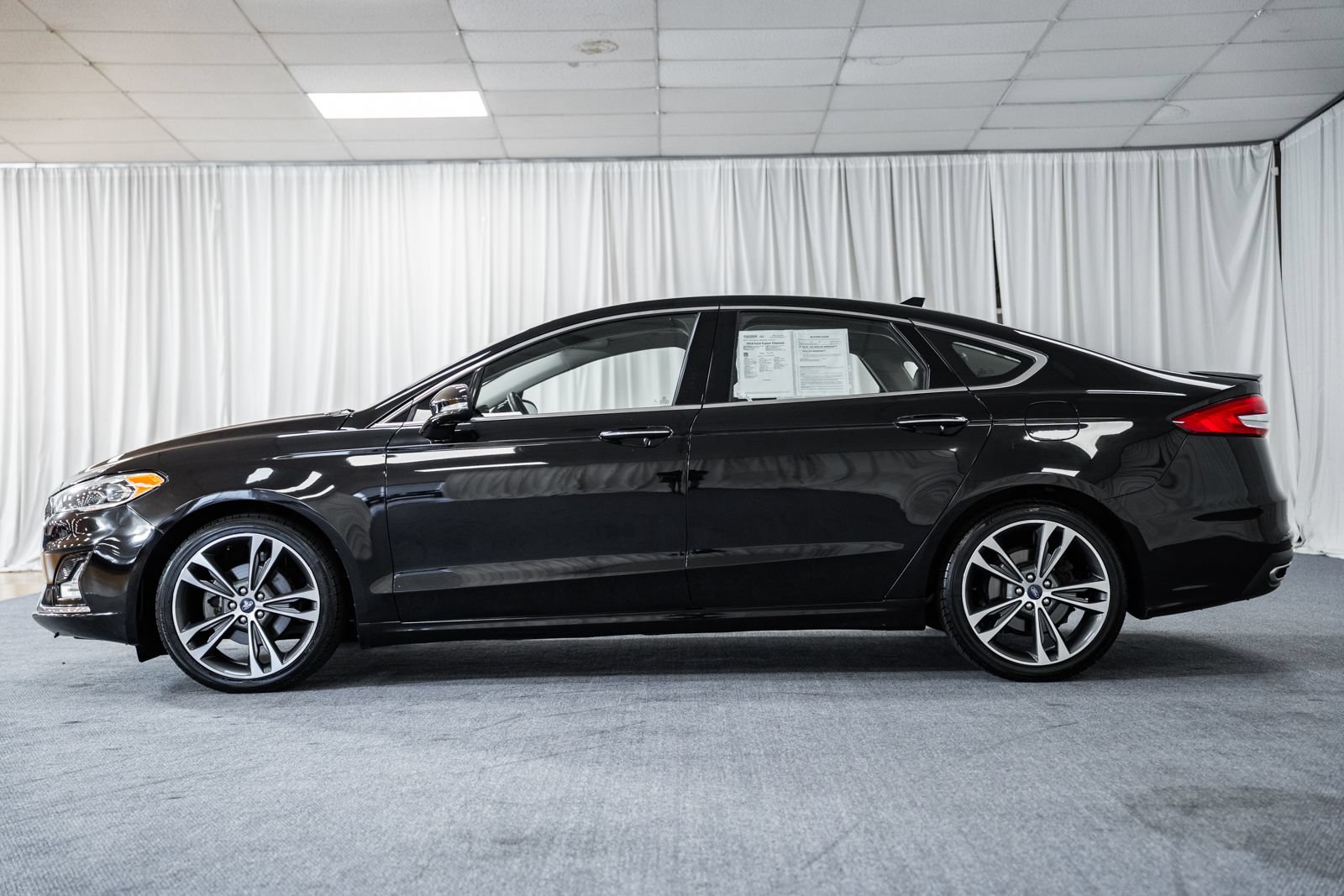 Certified 2019 Ford Fusion Titanium AWD/4WD image 4