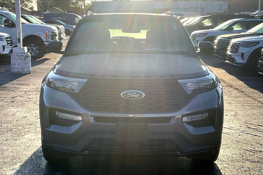 Certified 2024 Ford Explorer ST-Line w/ Class IV Trailer Tow Package AWD/4WD image 2
