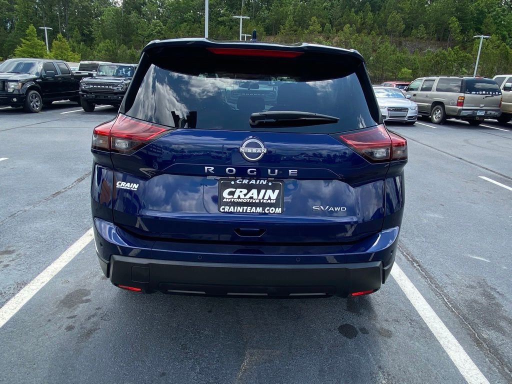 Used 2024 Nissan Rogue SV AWD/4WD image 6