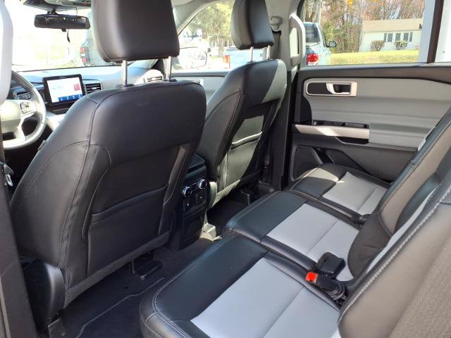 Certified 2022 Ford Explorer XLT w/ Equipment Group 202A AWD/4WD image 16