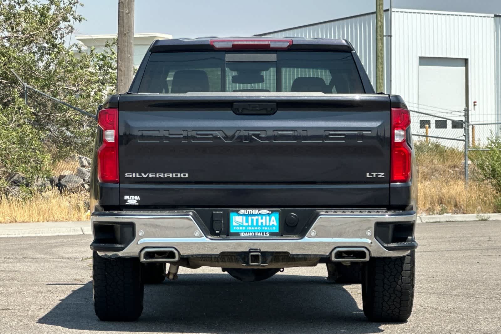 Used 2022 Chevrolet Silverado 1500 LTZ w/ LTZ Convenience Package II AWD/4WD image 7
