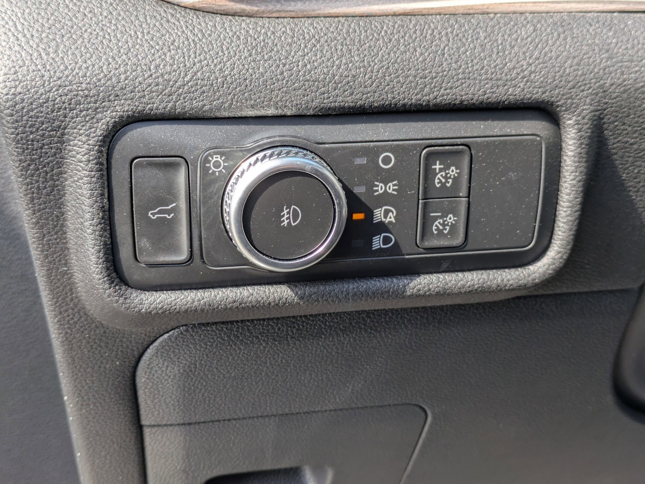 Certified 2022 Ford Explorer Limited w/ Equipment Group 301A image 15