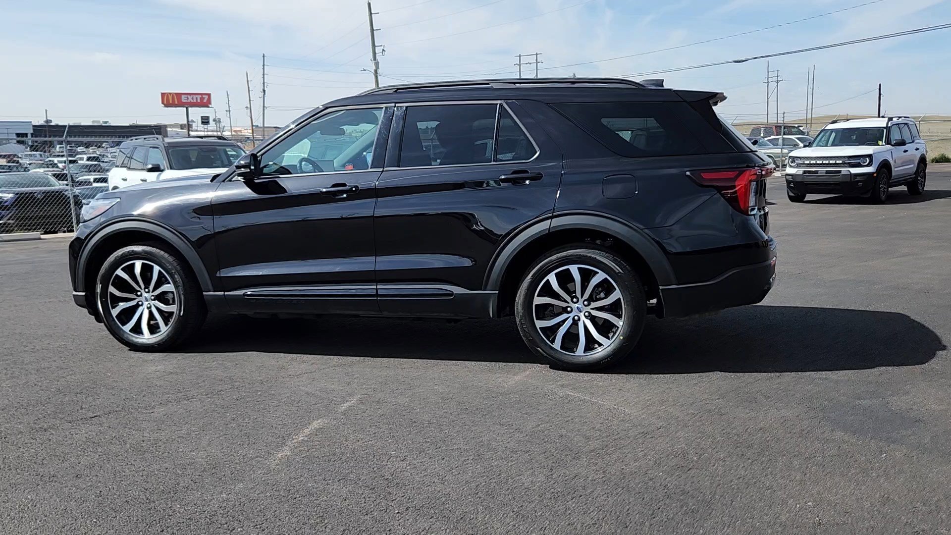 Certified 2025 Ford Explorer ST-Line image 3