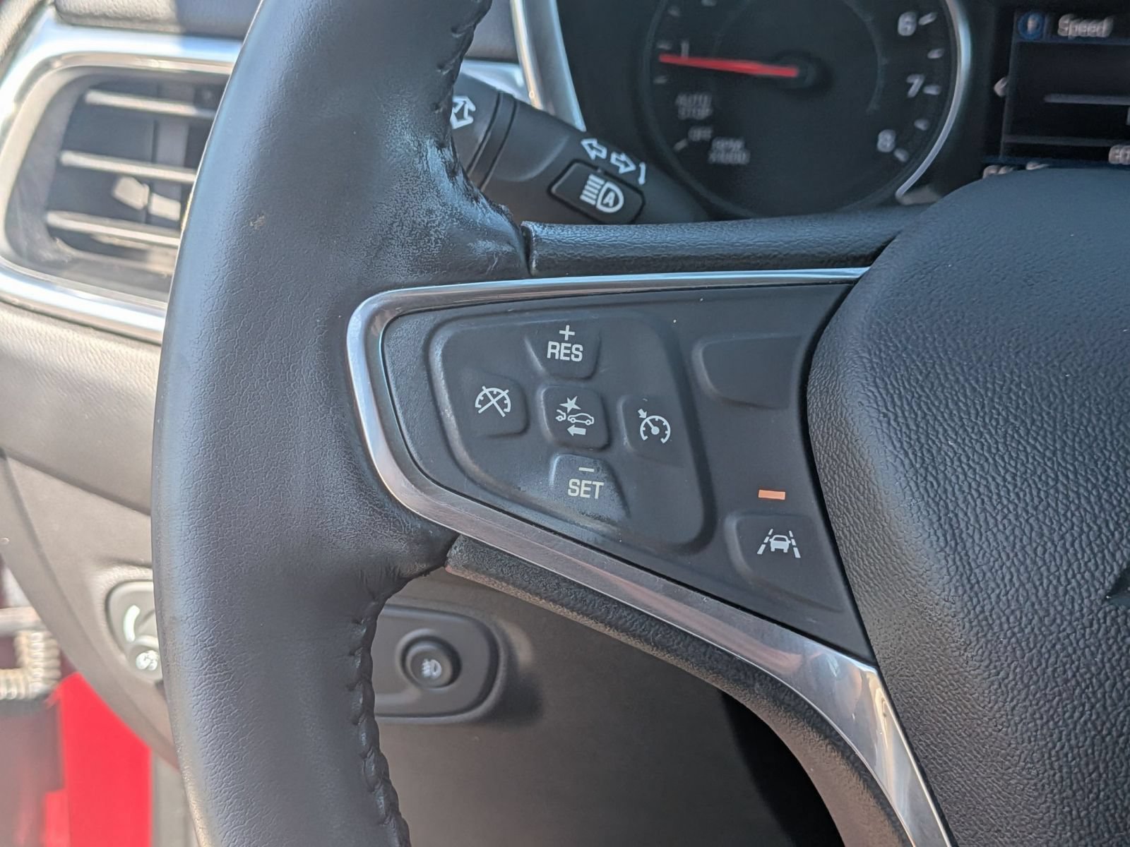 Used 2020 Chevrolet Equinox LT FWD image 19