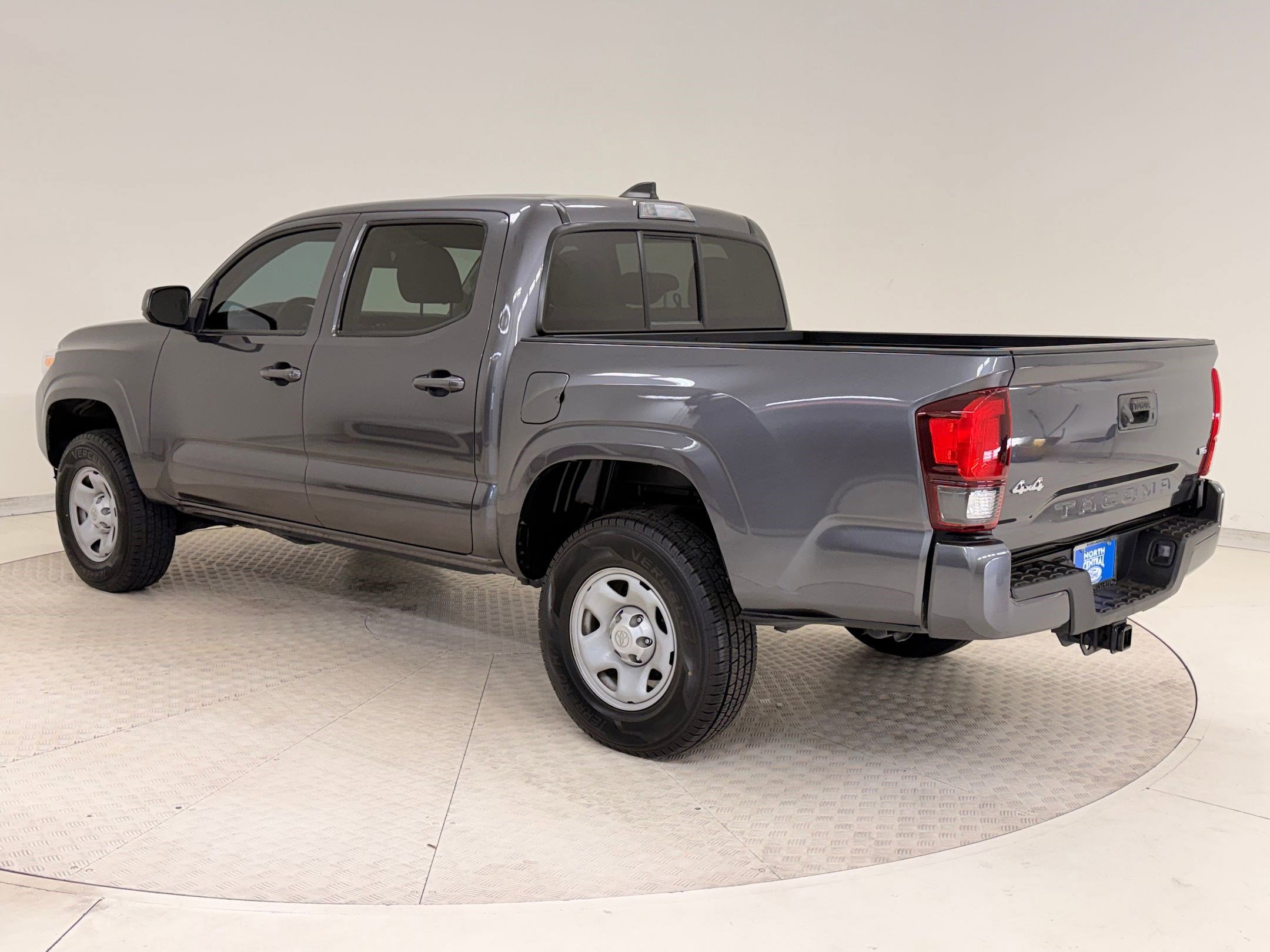 Used 2023 Toyota Tacoma SR image 3