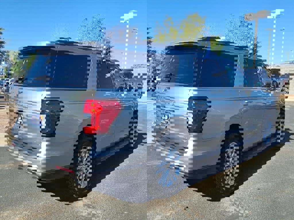 Certified 2024 Ford Expedition Max XLT image 5