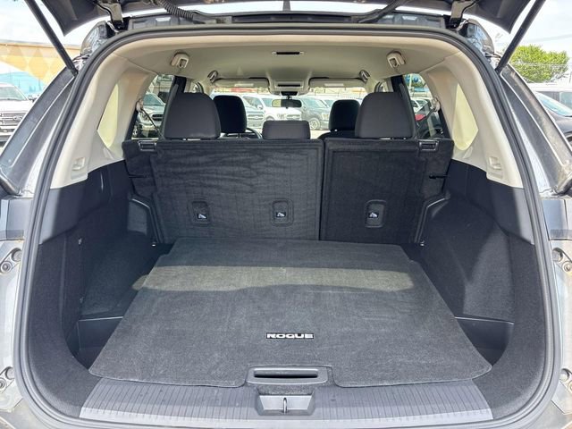 Used 2023 Nissan Rogue S image 11