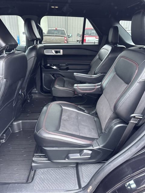 Certified 2024 Ford Explorer ST-Line w/ Class IV Trailer Tow Package AWD/4WD image 13