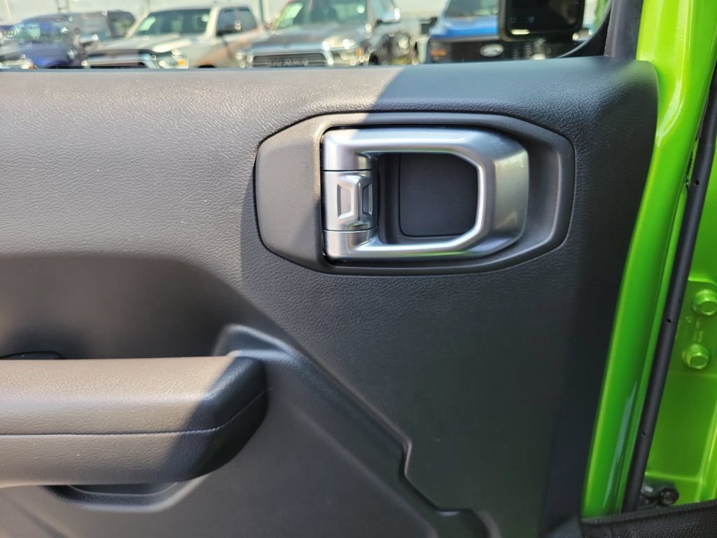 Used 2018 Jeep Wrangler Unlimited Sport S AWD/4WD image 15