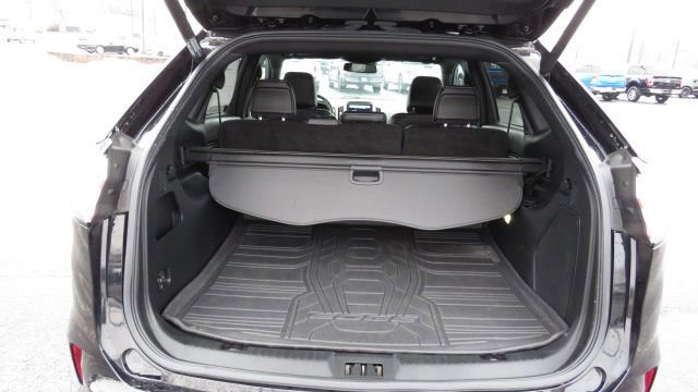 Certified 2022 Ford Edge ST w/ Equipment Group 401A image 32