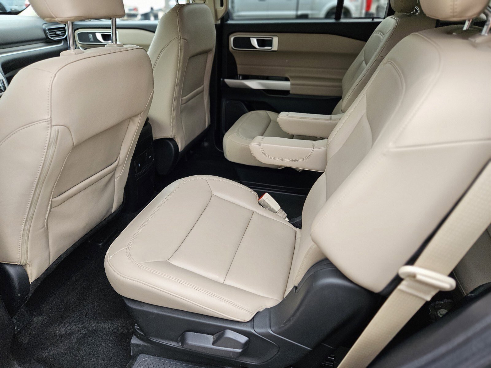 Certified 2023 Ford Explorer XLT w/ Equipment Group 202A image 17