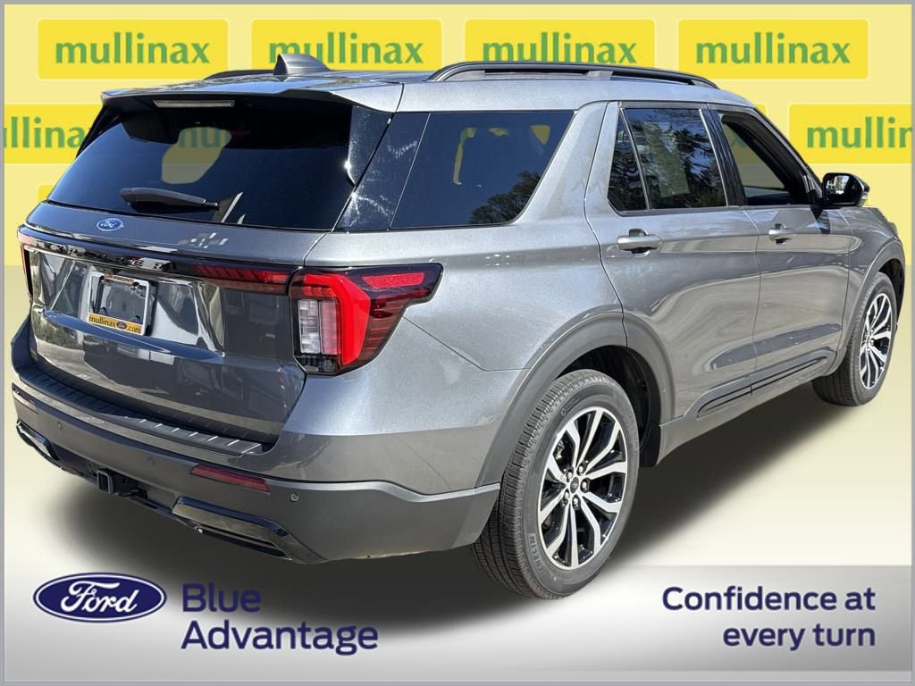 Certified 2025 Ford Explorer ST-Line w/ Premium Package video 3