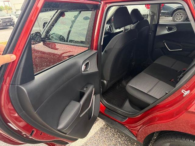 Used 2025 Kia Soul LX w/ LX Technology Package FWD image 12